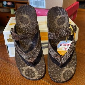 Orthaheel  by Dr.Weil Toe Thong Adjustable Sandal